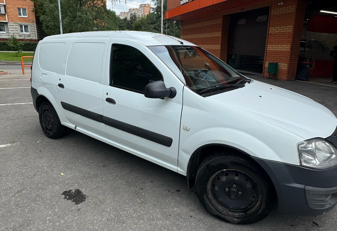Аренда lada-vaz largus эконом класса 2017 года в городе Москва Бабушкинская от 2000 руб./сутки, передний привод, двигатель: бензин, объем 1.6 литров, без водителя, недорого, вид 2 - RentRide