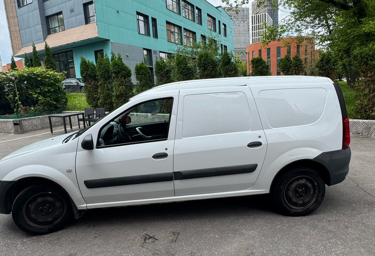 Аренда lada-vaz largus эконом класса 2017 года в городе Москва Бабушкинская от 2000 руб./сутки, передний привод, двигатель: бензин, объем 1.6 литров, без водителя, недорого, вид 3 - RentRide