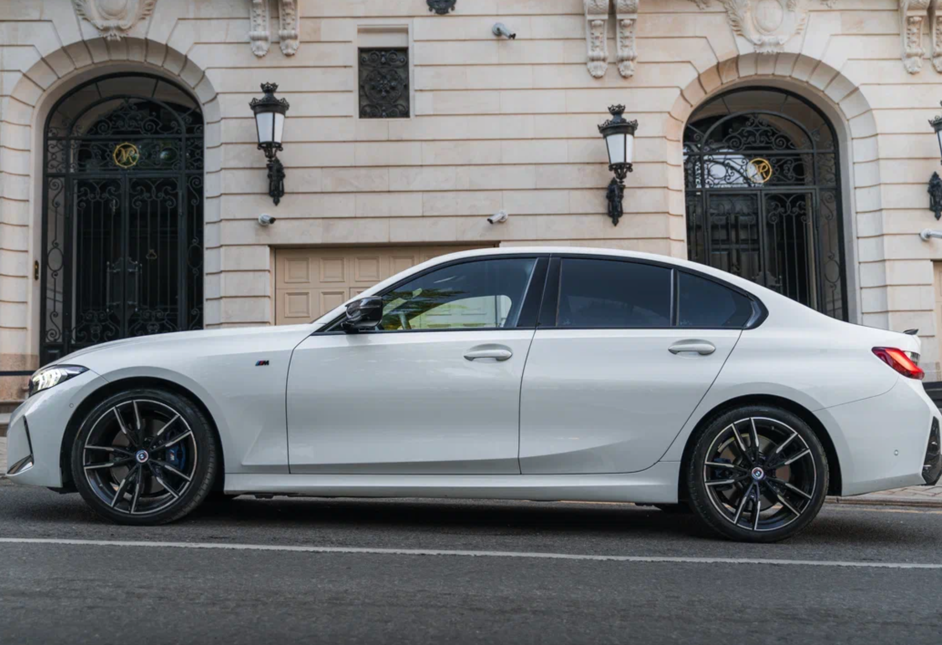 Аренда bmw 340 бизнес класса 2022 года в городе Москва Спортивная от 16000 руб./сутки, задний привод, двигатель: бензин, объем 3 литра, каско (Мультидрайв), ОСАГО (Мультидрайв), без водителя, недорого, вид 2 - RentRide