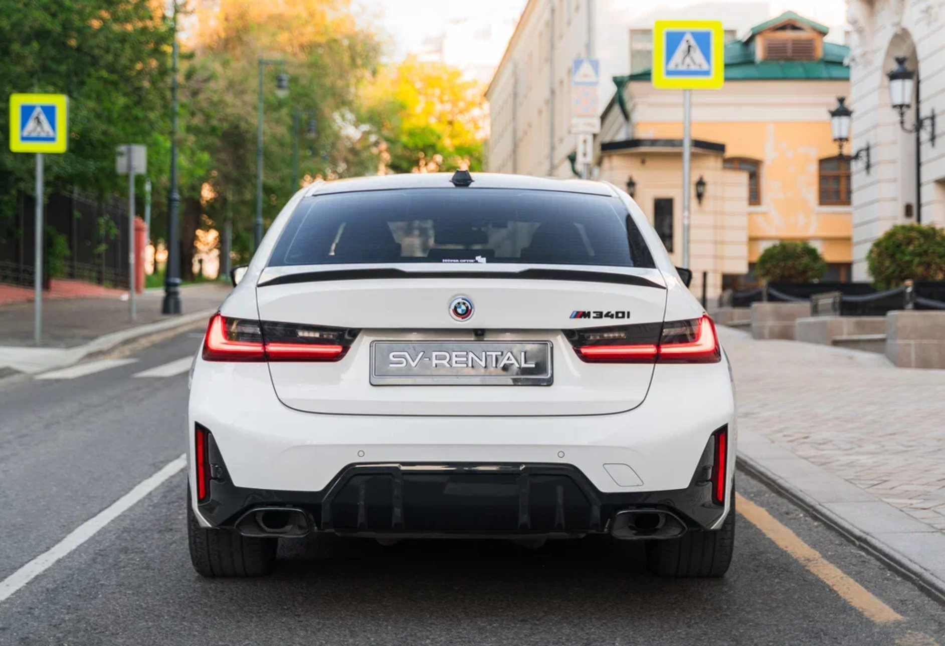 Аренда bmw 340 бизнес класса 2022 года в городе Москва Спортивная от 16000 руб./сутки, задний привод, двигатель: бензин, объем 3 литра, каско (Мультидрайв), ОСАГО (Мультидрайв), без водителя, недорого, вид 4 - RentRide