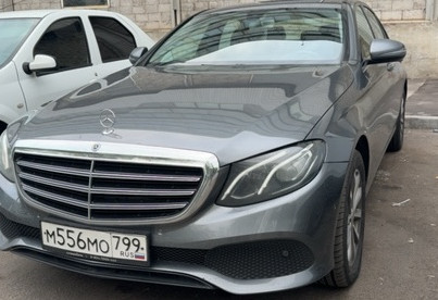Аренда mercedes-benz e-klass бизнес класса 2018 года в городе Москва Нагорная от 7992 руб./сутки, полный привод, двигатель: бензин, объем 2 литра, без водителя, недорого - RentRide