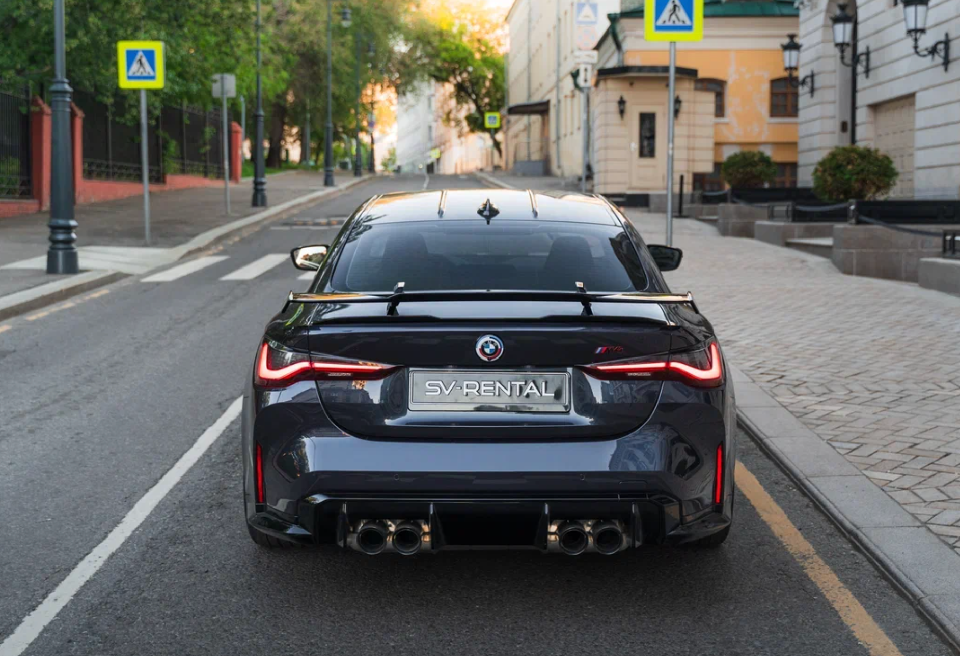 Аренда bmw m4 премиум класса 2021 года в городе Москва Спортивная от 32000 руб./сутки, полный привод, двигатель: бензин, объем 3 литра, каско (Мультидрайв), ОСАГО (Мультидрайв), без водителя, недорого, вид 4 - RentRide