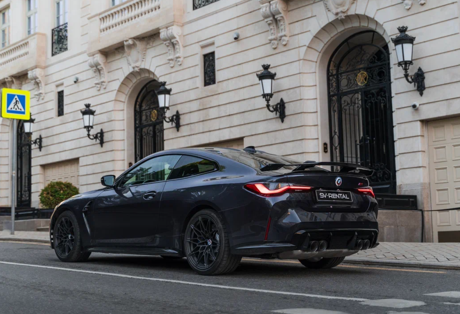 Аренда bmw m4 премиум класса 2021 года в городе Москва Спортивная от 32000 руб./сутки, полный привод, двигатель: бензин, объем 3 литра, каско (Мультидрайв), ОСАГО (Мультидрайв), без водителя, недорого, вид 3 - RentRide