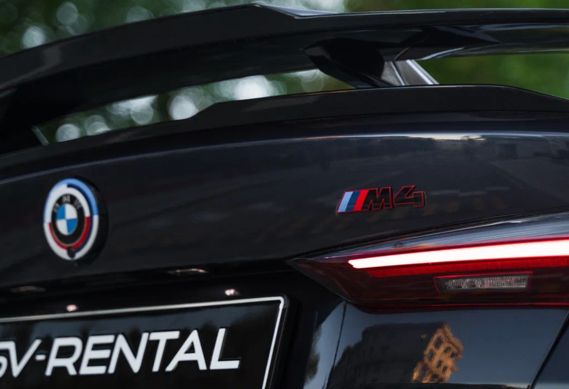 Аренда bmw m4 премиум класса 2021 года в городе Москва Спортивная от 32000 руб./сутки, полный привод, двигатель: бензин, объем 3 литра, каско (Мультидрайв), ОСАГО (Мультидрайв), без водителя, недорого, вид 5 - RentRide