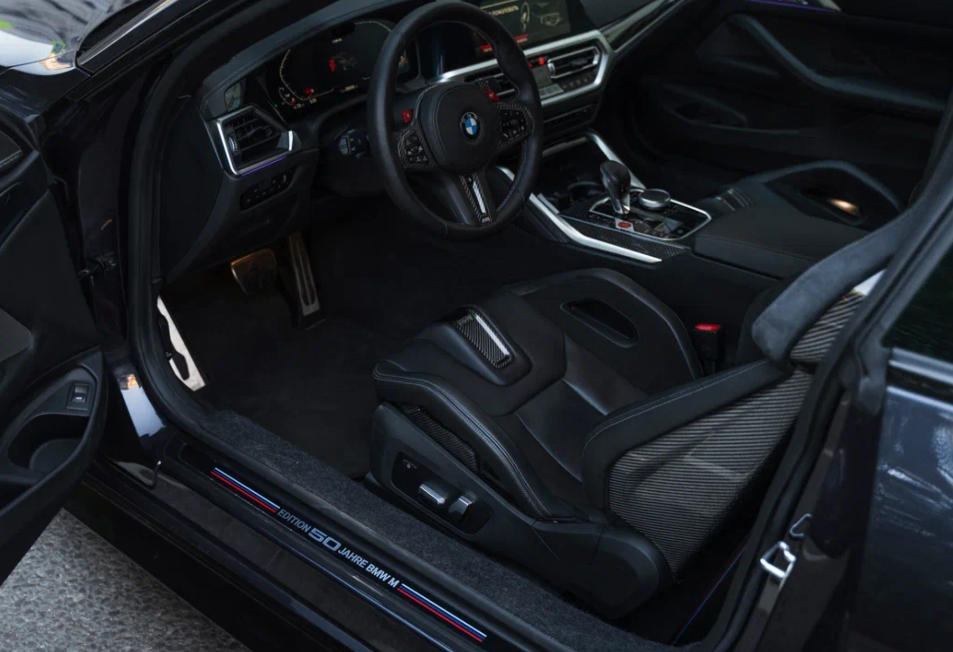 Аренда bmw m4 премиум класса 2021 года в городе Москва Спортивная от 32000 руб./сутки, полный привод, двигатель: бензин, объем 3 литра, каско (Мультидрайв), ОСАГО (Мультидрайв), без водителя, недорого, вид 6 - RentRide