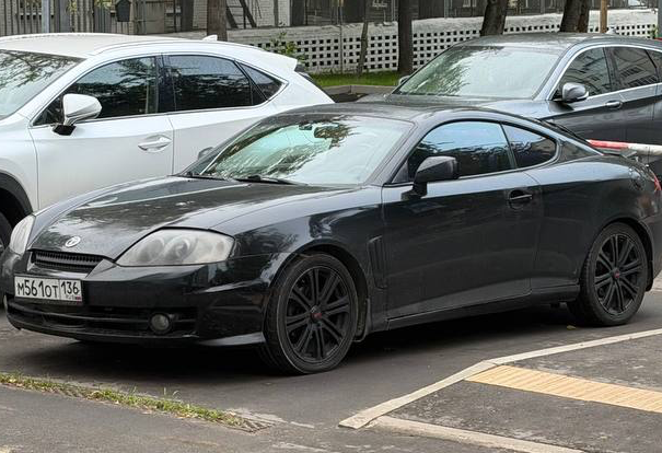 Аренда hyundai tiburon 2004 года в городе Москва от 6400 руб./сутки, передний привод, двигатель: бензин, объем 2 литра, ОСАГО (Впишу в полис), без водителя, недорого - RentRide