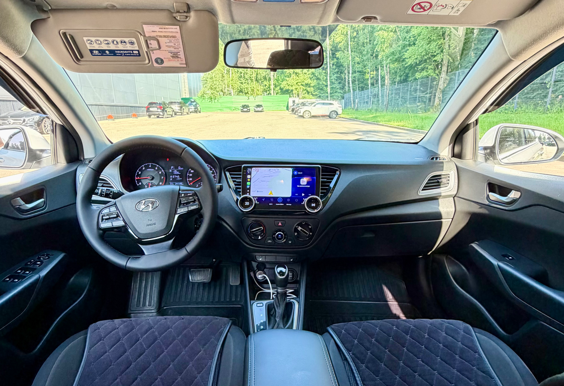 Аренда hyundai solaris эконом класса 2021 года в городе Москва Саларьево от 2150 руб./сутки, передний привод, двигатель: бензин, объем 1.6 литров, ОСАГО (Мультидрайв), без водителя, недорого, вид 4 - RentRide
