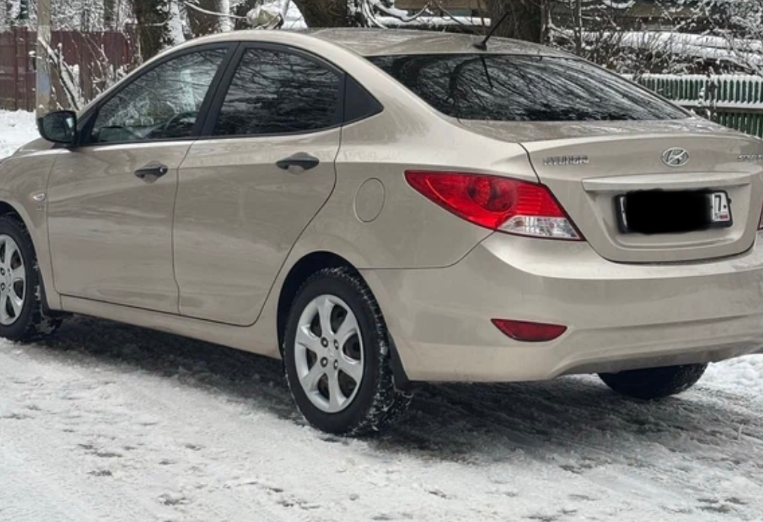 Аренда hyundai solaris эконом класса 2014 года в городе Москва Перово от 1680 руб./сутки, передний привод, двигатель: бензин, объем 1.6 литров, каско (Впишу в полис), ОСАГО (Мультидрайв), без водителя, недорого - RentRide