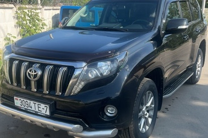 Прокат авто toyota land-cruiser-prado бизнес класса 2016 года в городе Москва Волгоградский проспект от 5600 руб./сутки, полный привод, двигатель: дизель, объем 2800 литров, ОСАГО (Мультидрайв), без водителя, недорого - RentRide
