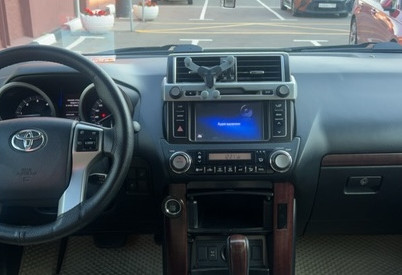 Аренда toyota land-cruiser-prado бизнес класса 2014 года в городе Москва Волгоградский проспект от 4960 руб./сутки, полный привод, двигатель: дизель, объем 3000 литров, ОСАГО (Мультидрайв), без водителя, недорого, вид 9 - RentRide