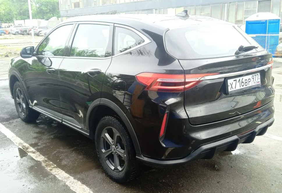 Аренда haval f7 эконом класса 2024 года в городе Москва Новые Черемушки от 3300 руб./сутки, передний привод, двигатель: бензин, объем 1.5 литров, ОСАГО (Мультидрайв), без водителя, недорого, вид 2 - RentRide