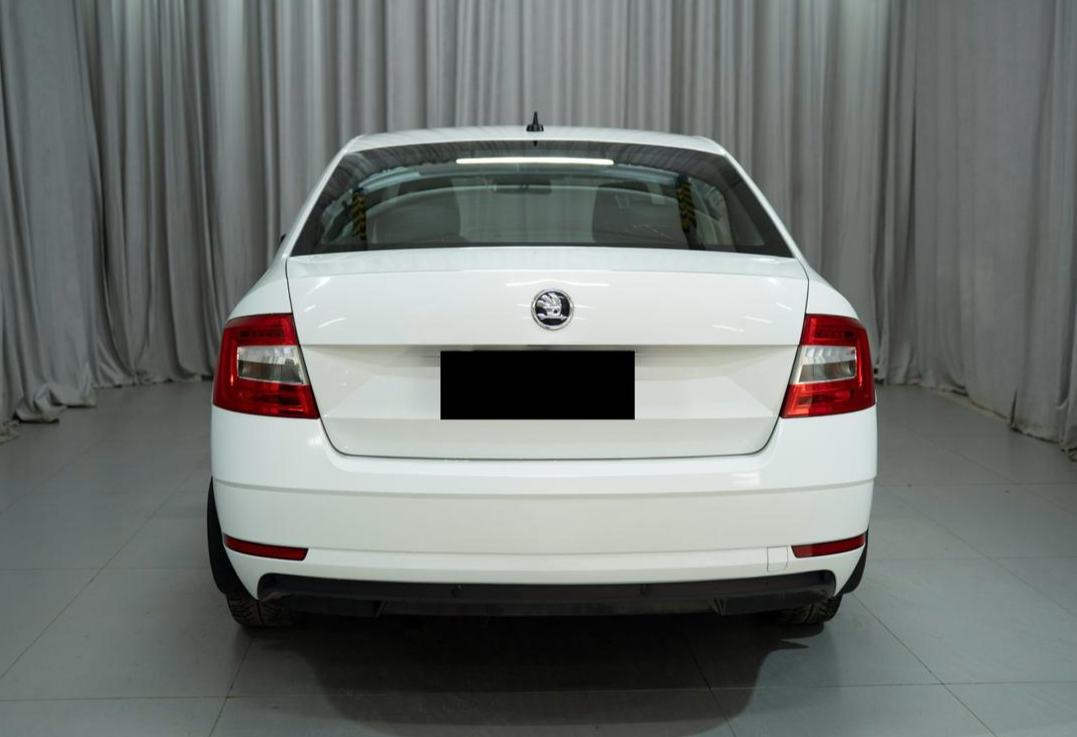 Аренда skoda octavia эконом класса 2020 года в городе Москва Ольховая от 2160 руб./сутки, передний привод, двигатель: бензин, объем 1.6 литров, ОСАГО (Мультидрайв), без водителя, недорого, вид 4 - RentRide
