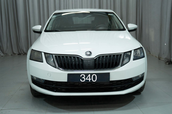 Прокат авто skoda octavia эконом класса 2020 года в городе Москва Яхромская от 2160 руб./сутки, передний привод, двигатель: бензин, объем 1.6 литров, ОСАГО (Мультидрайв), без водителя, недорого - RentRide