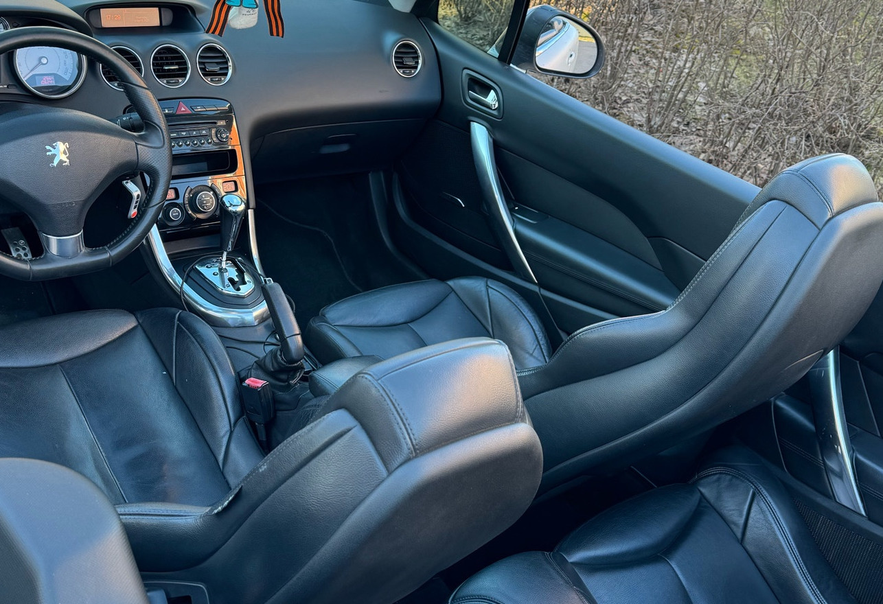 Аренда peugeot 308 бизнес класса 2010 года в городе Москва Строгино от 7600 руб./сутки, передний привод, двигатель: бензин, объем 1.6 литров, ОСАГО (Мультидрайв), без водителя, недорого, вид 2 - RentRide