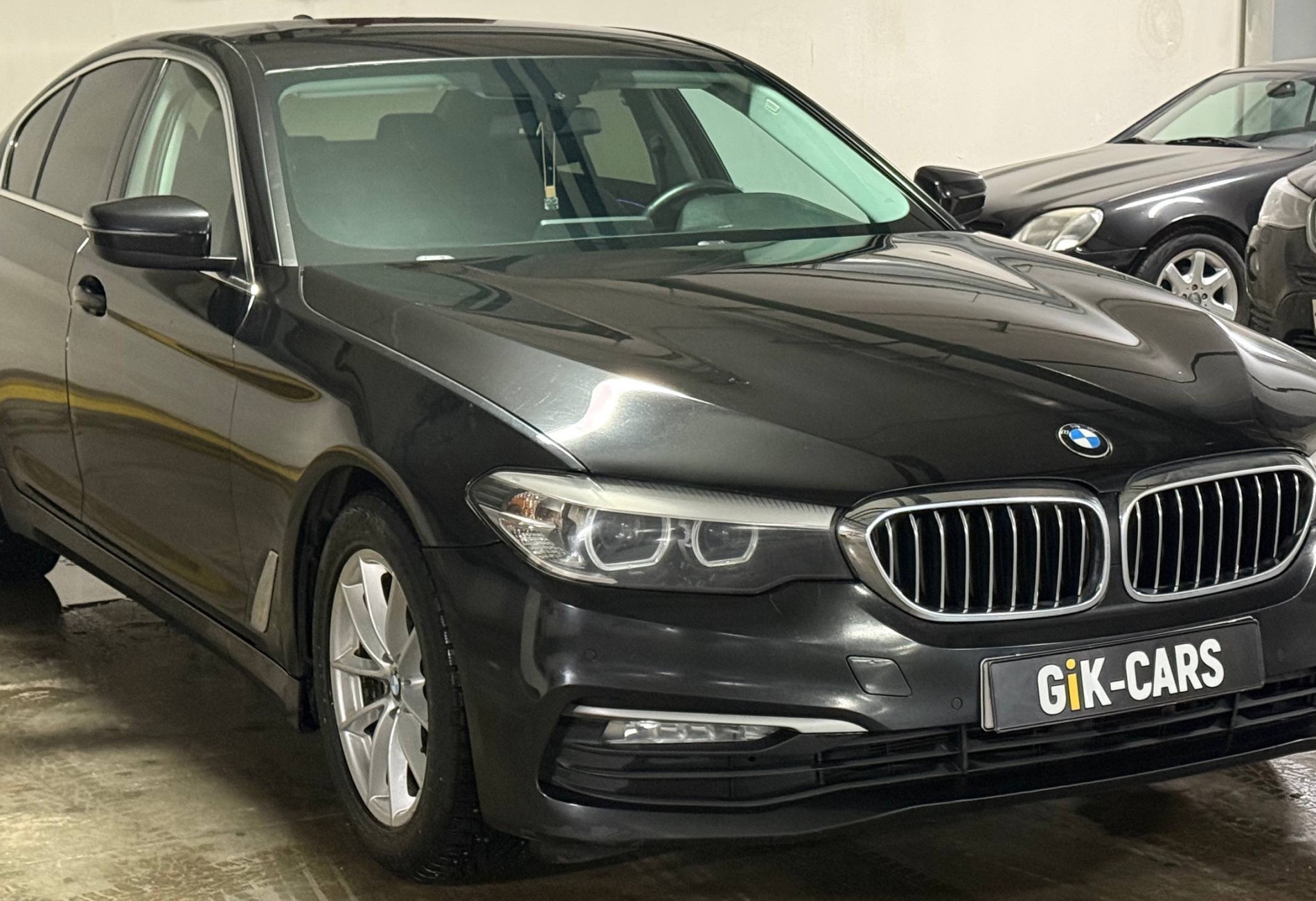 Аренда bmw 5-serii бизнес класса 2018 года в городе Москва Нагорная от 7192 руб./сутки, задний привод, двигатель: бензин, объем 2 литра, ОСАГО (Впишу в полис), без водителя, недорого, вид 3 - RentRide