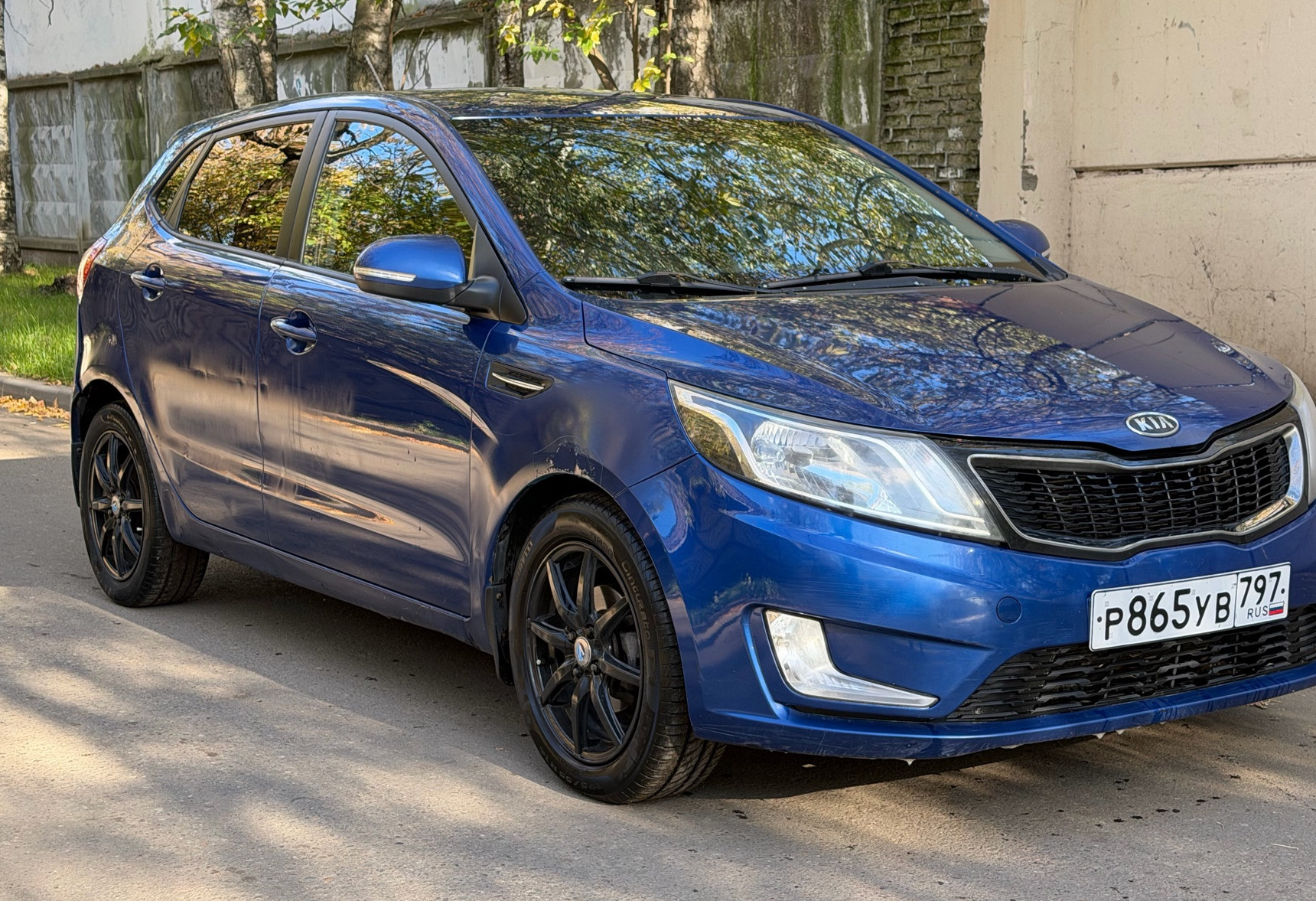 Аренда kia rio эконом класса 2012 года в городе Москва Водный стадион от 1800 руб./сутки, передний привод, двигатель: бензин, объем 1.6 литров, ОСАГО (Впишу в полис), без водителя, недорого - RentRide
