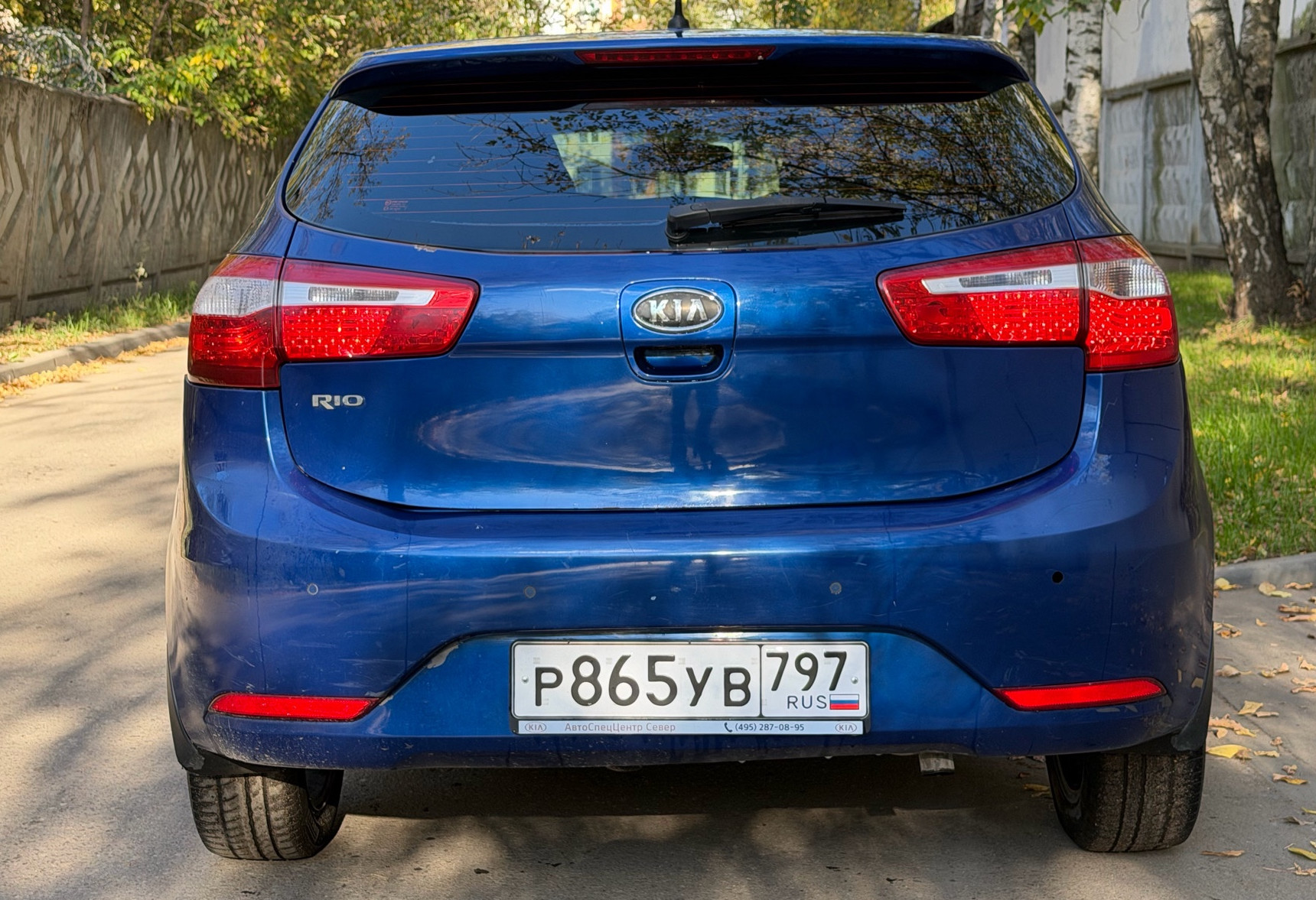 Аренда kia rio эконом класса 2012 года в городе Москва Водный стадион от 1800 руб./сутки, передний привод, двигатель: бензин, объем 1.6 литров, ОСАГО (Впишу в полис), без водителя, недорого, вид 5 - RentRide