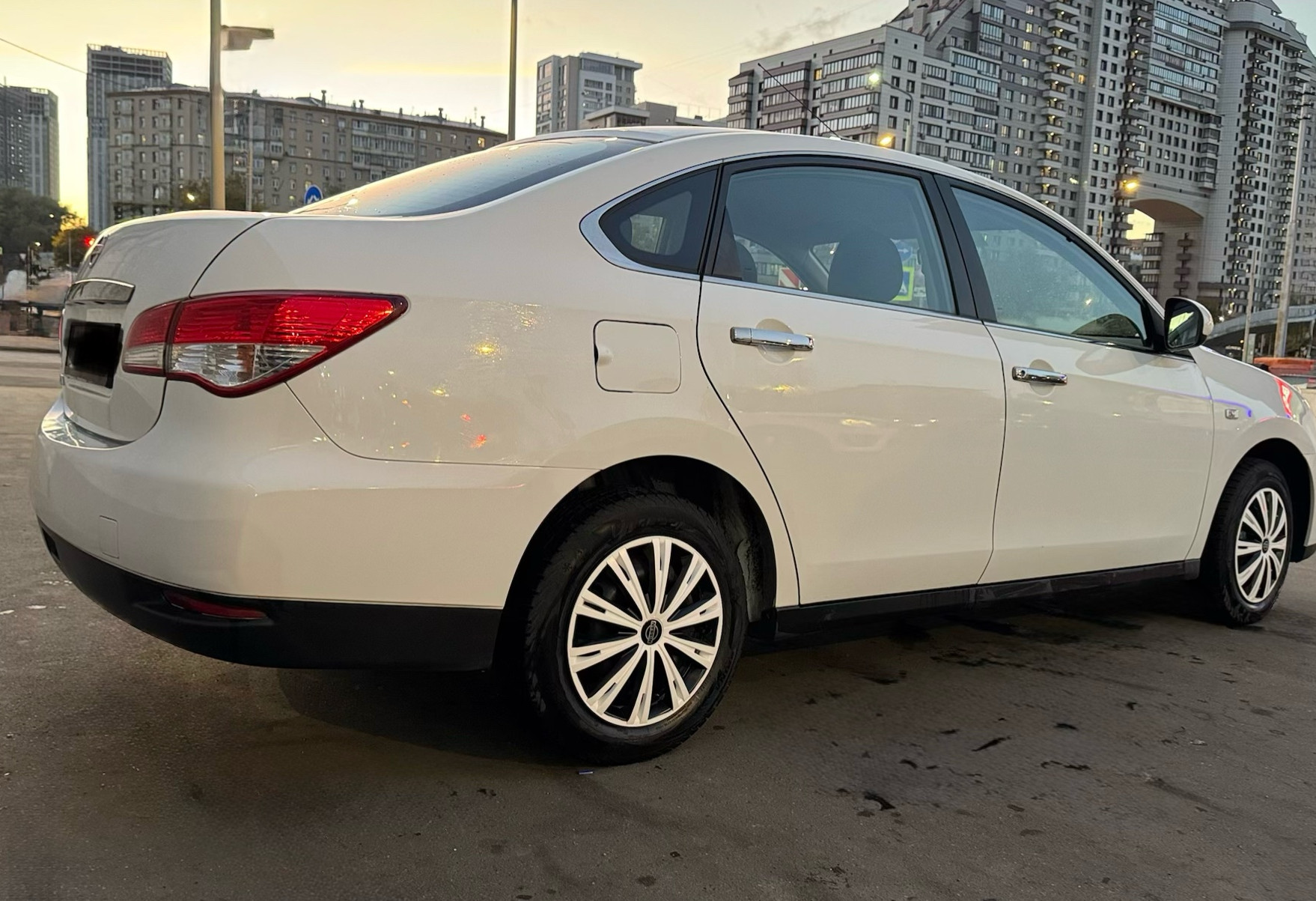 Аренда nissan almera эконом класса 2014 года в городе Москва Электрозаводская от 1900 руб./сутки, передний привод, двигатель: бензин, объем 1.6 литров, ОСАГО (Впишу в полис), без водителя, недорого, вид 8 - RentRide