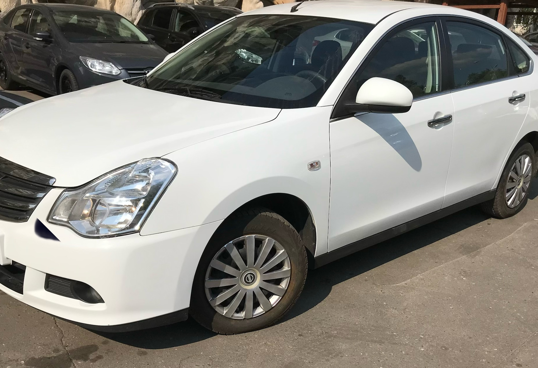Аренда nissan almera эконом класса 2014 года в городе Москва Электрозаводская от 2400 руб./сутки, задний привод, двигатель: бензин, объем 1.6 литров, ОСАГО (Впишу в полис), без водителя, недорого, вид 5 - RentRide