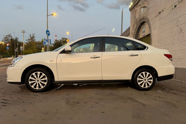 Прокат авто nissan almera эконом класса 2014 года в городе Москва Электрозаводская от 1900 руб./сутки, передний привод, двигатель: бензин, объем 1.6 литров, ОСАГО (Впишу в полис), без водителя, недорого - RentRide