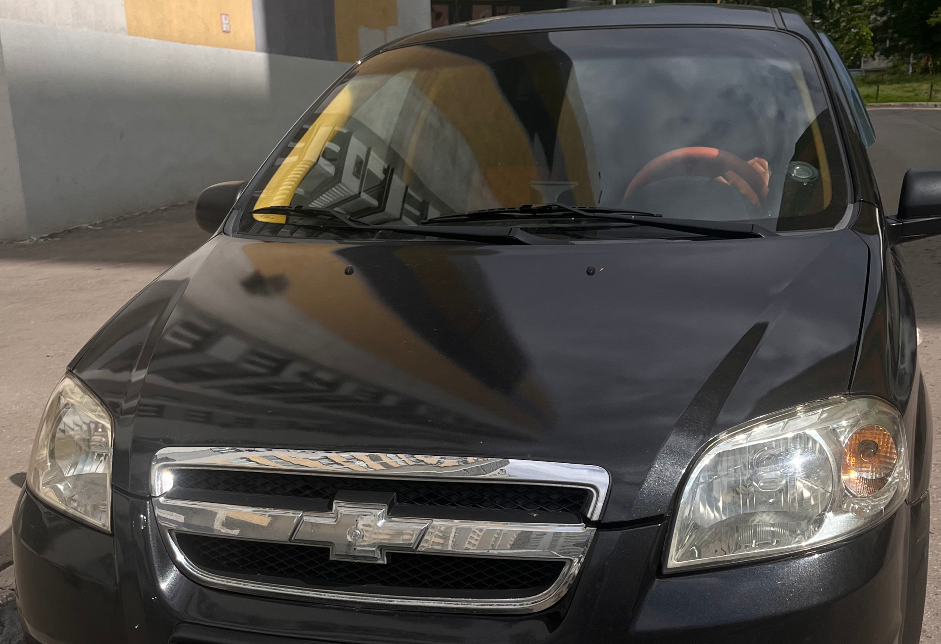Аренда chevrolet aveo эконом класса 2011 года в городе Москва от 2000 руб./сутки, передний привод, двигатель: бензин, объем 1206 литров, ОСАГО (Впишу в полис), без водителя, недорого, вид 2 - RentRide
