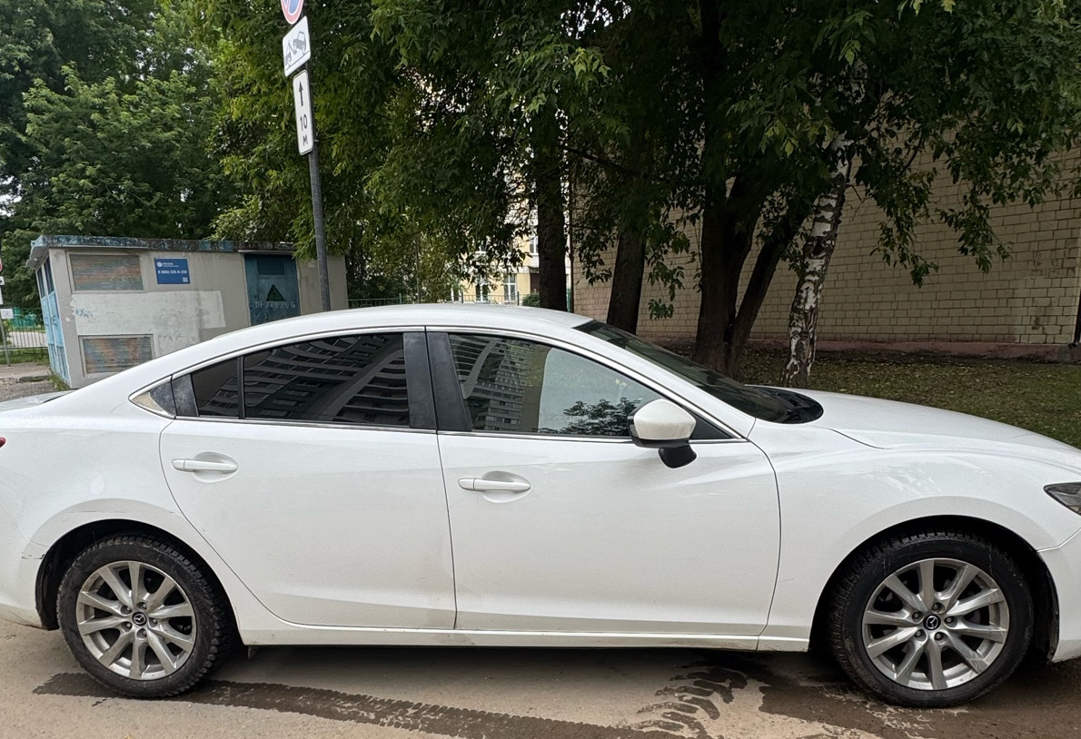 Аренда mazda 6 эконом класса 2015 года в городе Москва Бабушкинская от 3040 руб./сутки, передний привод, двигатель: бензин, объем 2 литра, ОСАГО (Впишу в полис), без водителя, недорого - RentRide