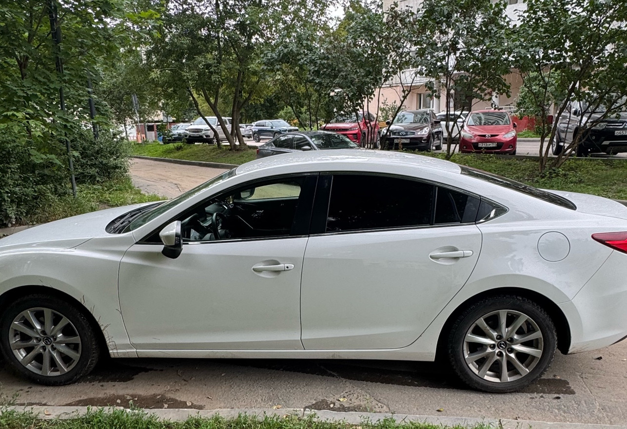 Аренда mazda 6 эконом класса 2015 года в городе Москва Бабушкинская от 3040 руб./сутки, передний привод, двигатель: бензин, объем 2 литра, ОСАГО (Впишу в полис), без водителя, недорого, вид 2 - RentRide