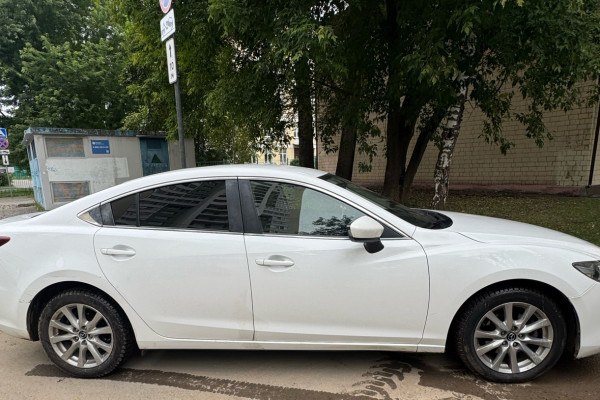 Прокат авто mazda 6 эконом класса 2015 года в городе Москва Бабушкинская от 3040 руб./сутки, передний привод, двигатель: бензин, объем 2 литра, ОСАГО (Впишу в полис), без водителя, недорого - RentRide