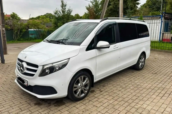 Прокат авто mercedes-benz v-klass 2019 года в городе Калининград от 10990 руб./сутки, задний привод, двигатель: дизель, объем 2.2 литра, ОСАГО (Мультидрайв), без водителя, недорого - RentRide