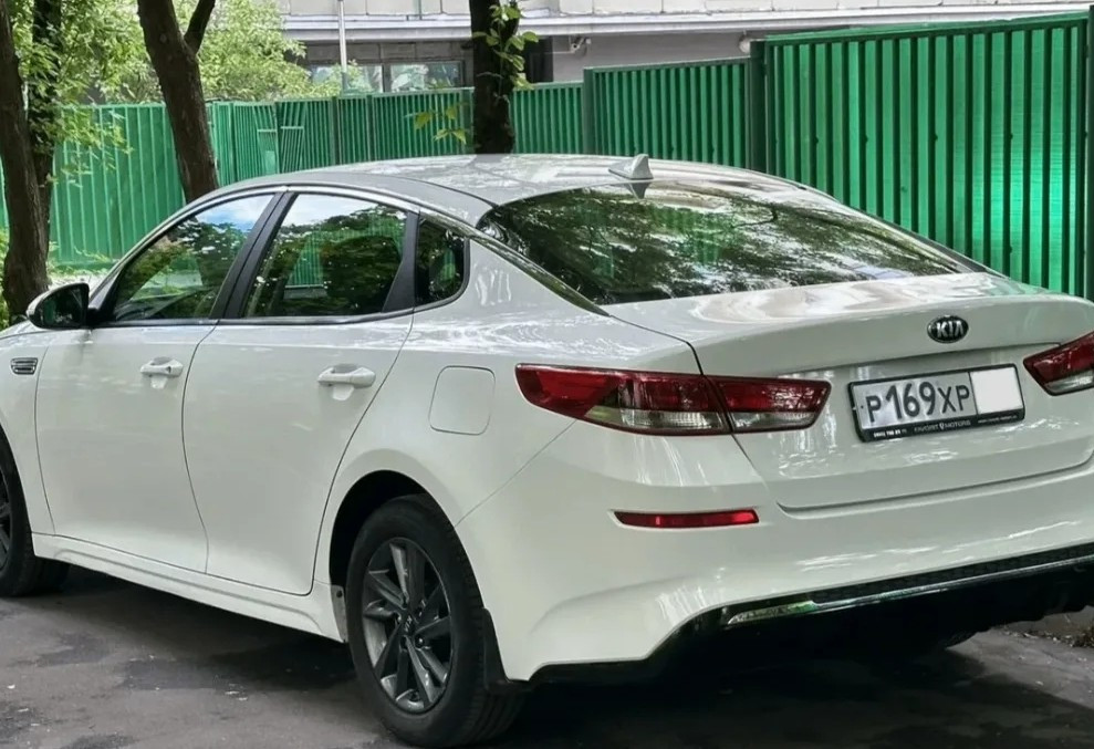 Аренда kia optima комфорт класса 2019 года в городе Москва Нагорная от 4799 руб./сутки, передний привод, двигатель: бензин, объем 2 литра, ОСАГО (Впишу в полис), без водителя, недорого, вид 2 - RentRide