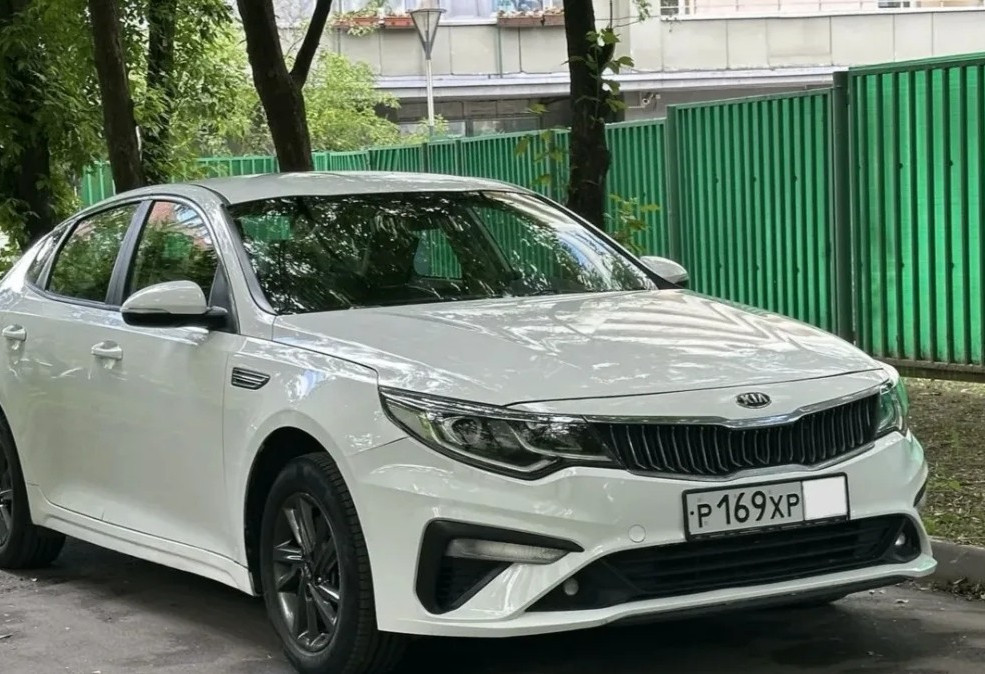 Аренда kia optima комфорт класса 2019 года в городе Москва Нагорная от 4799 руб./сутки, передний привод, двигатель: бензин, объем 2 литра, ОСАГО (Впишу в полис), без водителя, недорого, вид 4 - RentRide