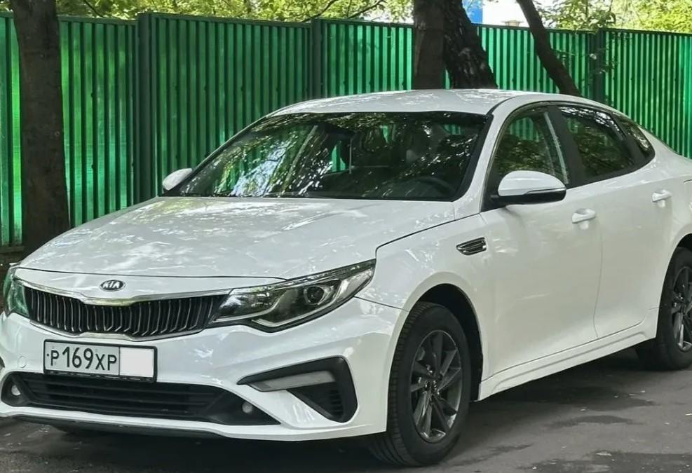 Аренда kia optima комфорт класса 2019 года в городе Москва Нагорная от 4799 руб./сутки, передний привод, двигатель: бензин, объем 2 литра, ОСАГО (Впишу в полис), без водителя, недорого - RentRide