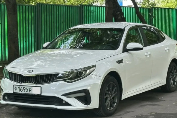 Прокат авто kia optima комфорт класса 2019 года в городе Москва Нагорная от 4799 руб./сутки, передний привод, двигатель: бензин, объем 2 литра, ОСАГО (Впишу в полис), без водителя, недорого - RentRide