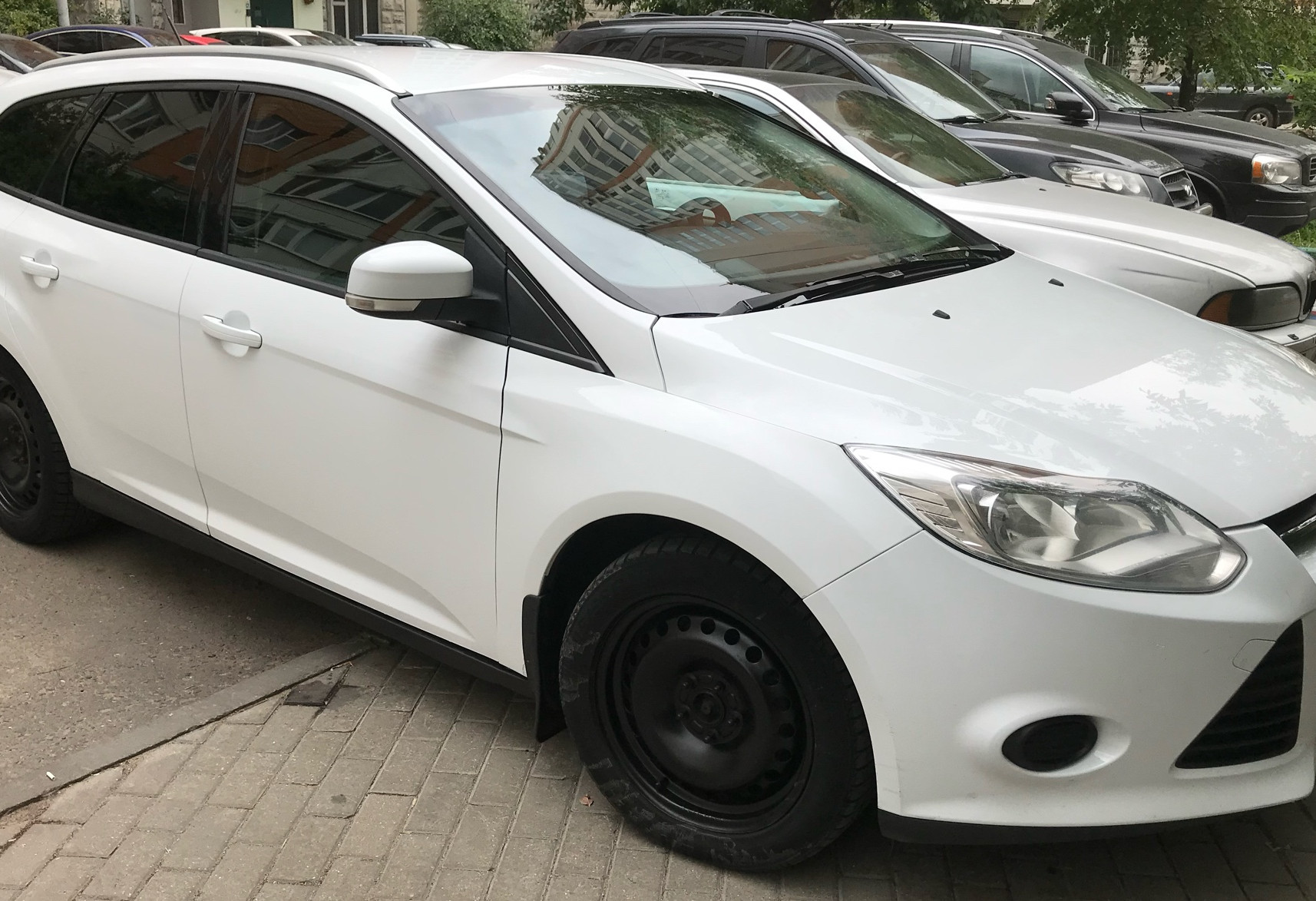 Аренда ford focus эконом класса 2012 года в городе Москва Электрозаводская от 2400 руб./сутки, передний привод, двигатель: бензин, объем 1600 литров, ОСАГО (Впишу в полис), без водителя, недорого, вид 4 - RentRide