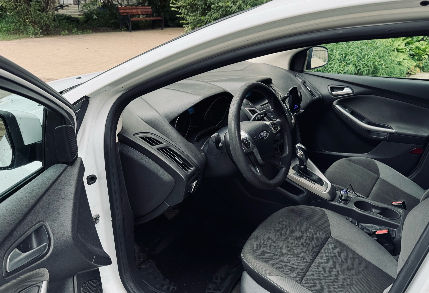 Аренда ford focus 2012 года в городе Москва Электрозаводская от 2400 руб./сутки, передний привод, двигатель: бензин, объем 1600 литров, ОСАГО (Впишу в полис), без водителя, недорого, вид 11 - RentRide