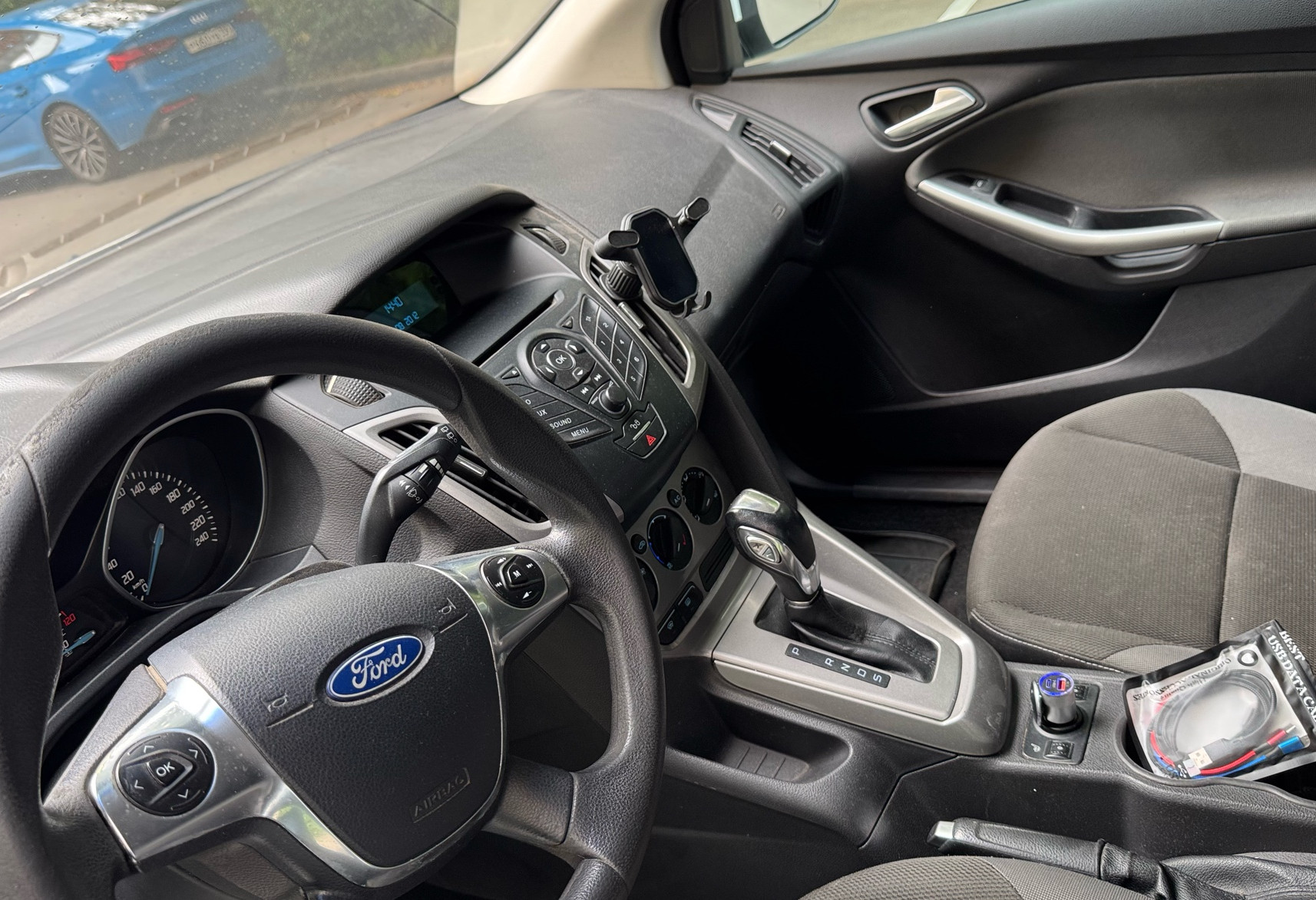 Аренда ford focus 2012 года в городе Москва Электрозаводская от 2400 руб./сутки, передний привод, двигатель: бензин, объем 1600 литров, ОСАГО (Впишу в полис), без водителя, недорого, вид 6 - RentRide