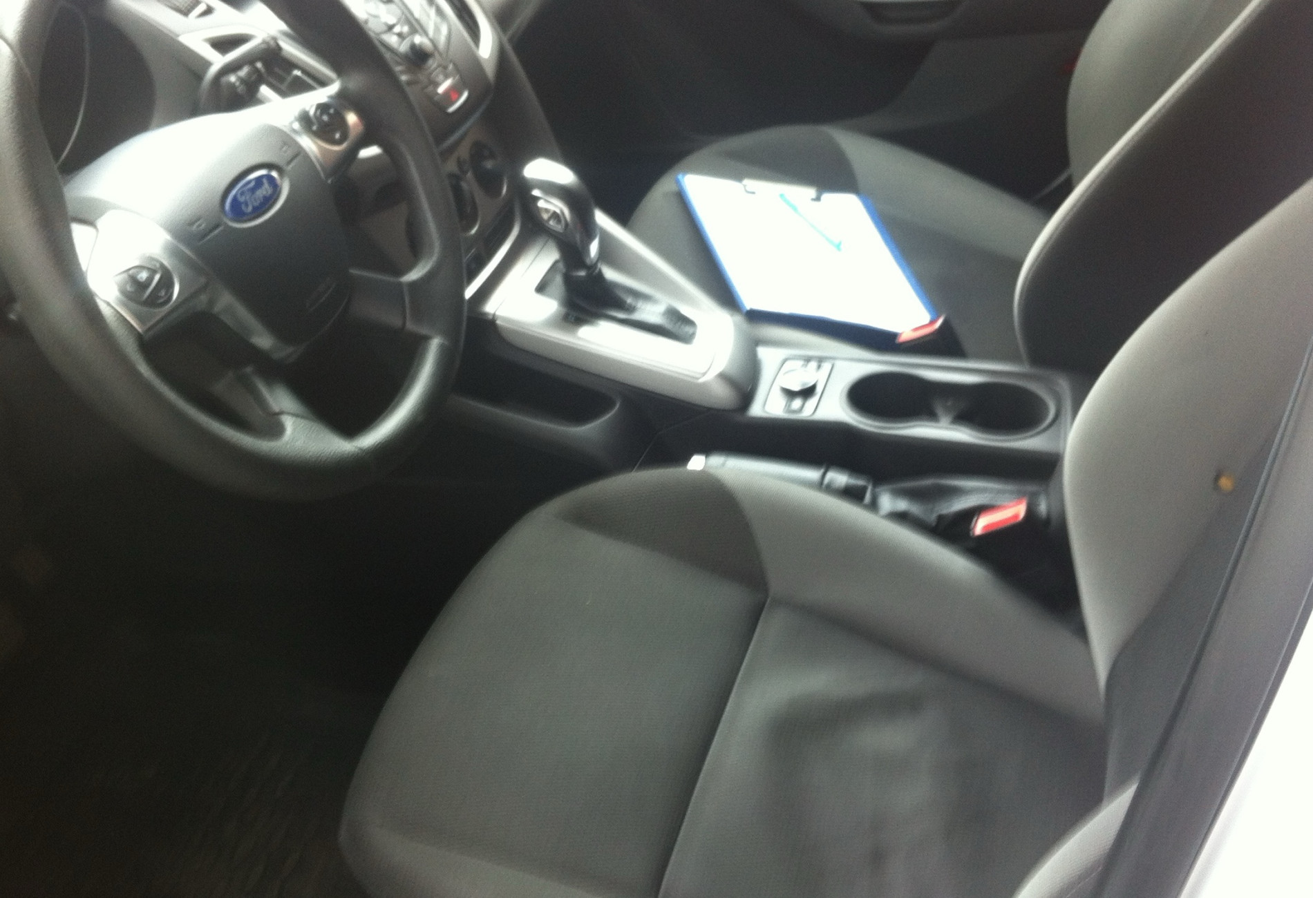 Аренда ford focus эконом класса 2012 года в городе Москва Электрозаводская от 2400 руб./сутки, передний привод, двигатель: бензин, объем 1600 литров, ОСАГО (Впишу в полис), без водителя, недорого, вид 5 - RentRide