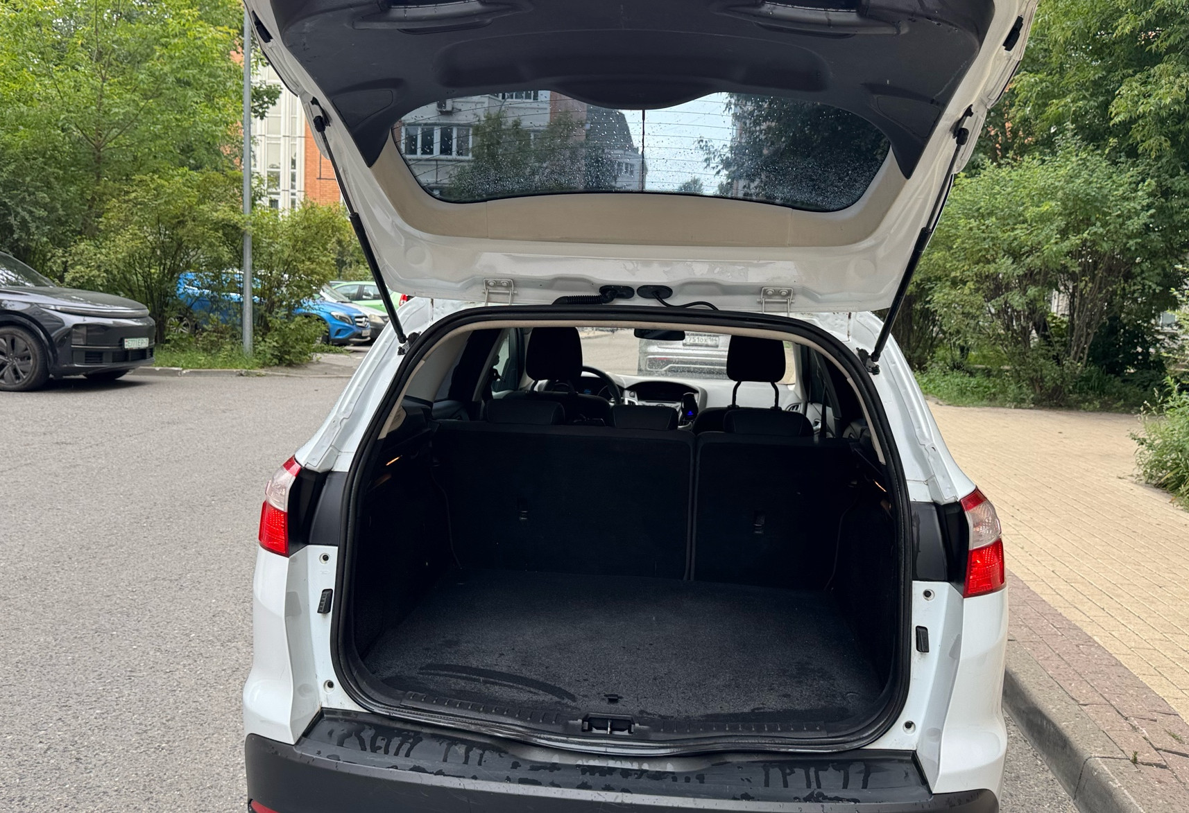Аренда ford focus 2012 года в городе Москва Электрозаводская от 2400 руб./сутки, передний привод, двигатель: бензин, объем 1600 литров, ОСАГО (Впишу в полис), без водителя, недорого, вид 13 - RentRide