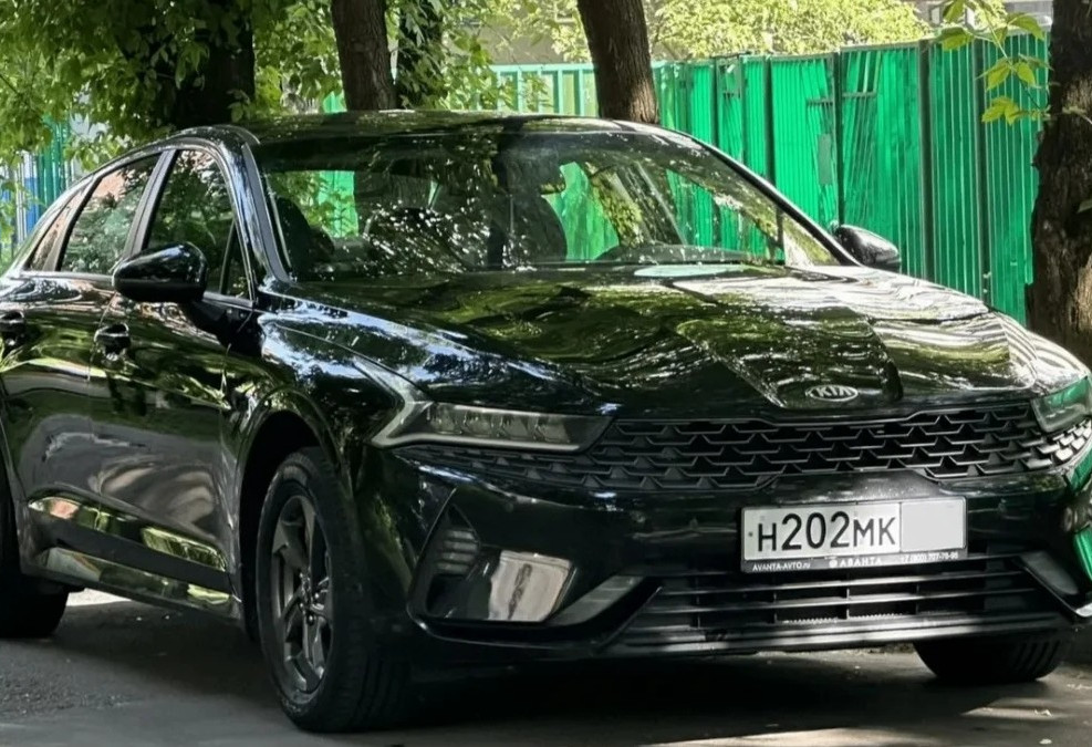 Аренда kia k5 комфорт класса 2021 года в городе Москва Нагорная от 5599 руб./сутки, передний привод, двигатель: бензин, объем 2 литра, ОСАГО (Впишу в полис), без водителя, недорого, вид 3 - RentRide