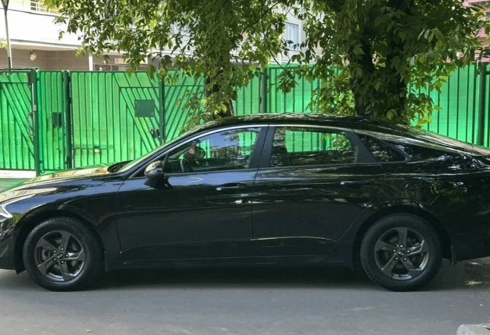 Аренда kia k5 комфорт класса 2021 года в городе Москва Нагорная от 5599 руб./сутки, передний привод, двигатель: бензин, объем 2 литра, ОСАГО (Впишу в полис), без водителя, недорого, вид 4 - RentRide