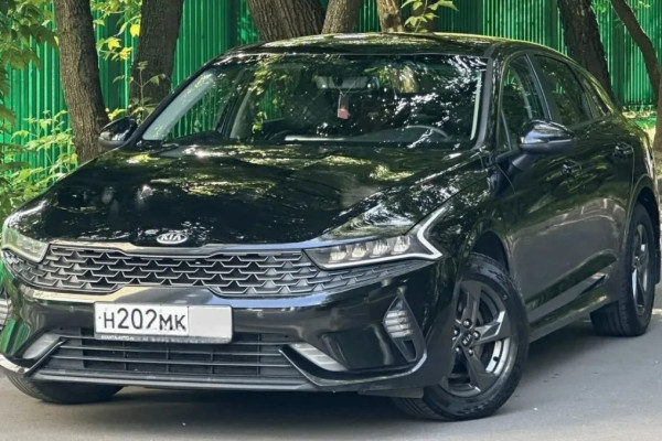 Прокат авто kia k5 комфорт класса 2021 года в городе Москва Нагорная от 5599 руб./сутки, передний привод, двигатель: бензин, объем 2 литра, ОСАГО (Впишу в полис), без водителя, недорого - RentRide