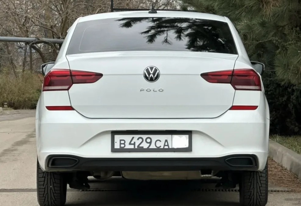 Аренда volkswagen polo эконом класса 2021 года в городе Москва Нагорная от 3600 руб./сутки, передний привод, двигатель: бензин, объем 1.6 литров, ОСАГО (Впишу в полис), без водителя, недорого, вид 4 - RentRide