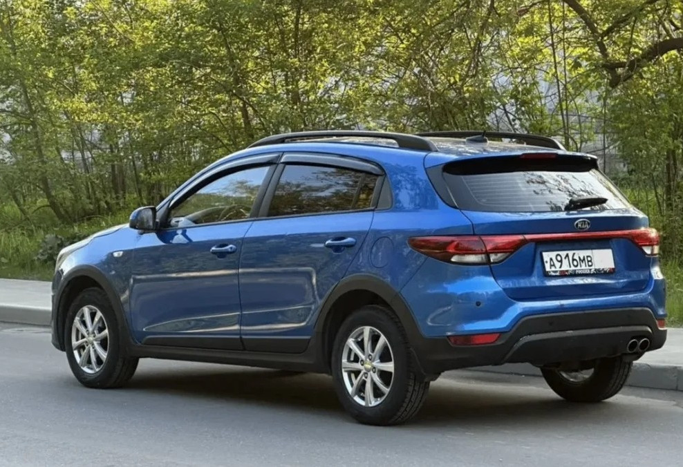 Аренда kia rio эконом класса 2019 года в городе Москва Нагорная от 3599 руб./сутки, передний привод, двигатель: бензин, объем 1.4 литра, ОСАГО (Впишу в полис), без водителя, недорого, вид 3 - RentRide