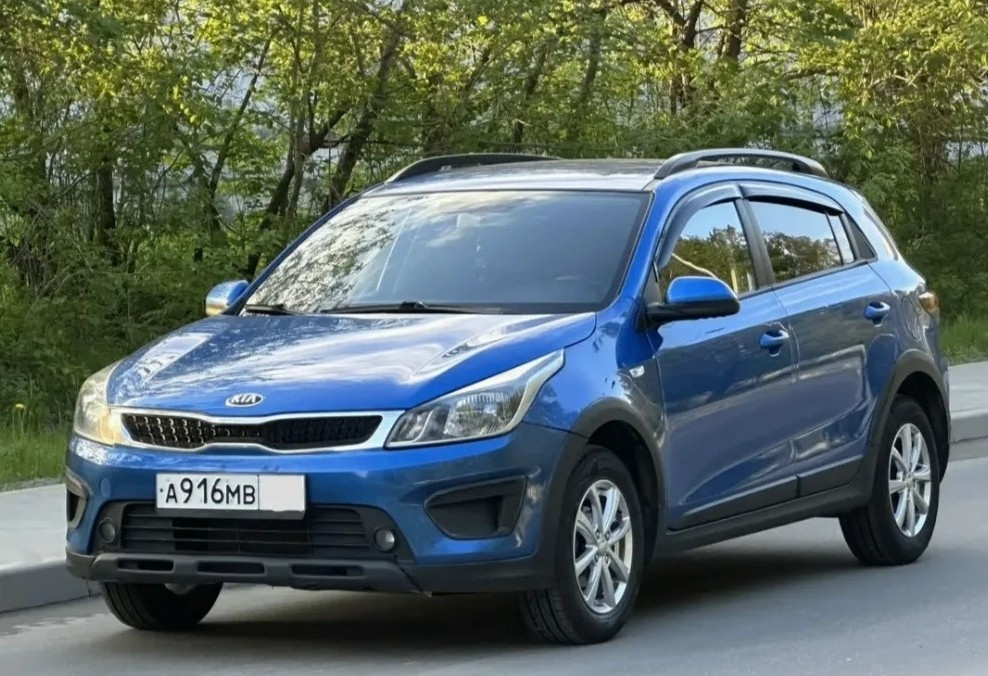 Аренда kia rio эконом класса 2019 года в городе Москва Нагорная от 3599 руб./сутки, передний привод, двигатель: бензин, объем 1.4 литра, ОСАГО (Впишу в полис), без водителя, недорого, вид 2 - RentRide