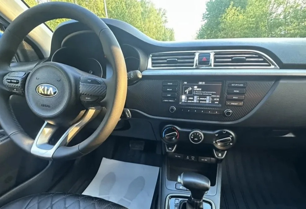 Аренда kia rio эконом класса 2019 года в городе Москва Нагорная от 3599 руб./сутки, передний привод, двигатель: бензин, объем 1.4 литра, ОСАГО (Впишу в полис), без водителя, недорого, вид 5 - RentRide