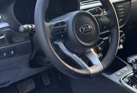 Аренда kia rio эконом класса 2019 года в городе Москва Нагорная от 3599 руб./сутки, передний привод, двигатель: бензин, объем 1.4 литра, ОСАГО (Впишу в полис), без водителя, недорого, вид 6 - RentRide