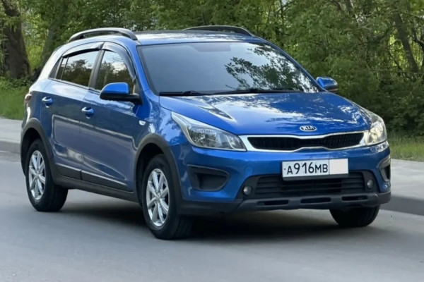 Прокат авто kia rio эконом класса 2019 года в городе Москва Нагорная от 3599 руб./сутки, передний привод, двигатель: бензин, объем 1.4 литра, ОСАГО (Впишу в полис), без водителя, недорого - RentRide