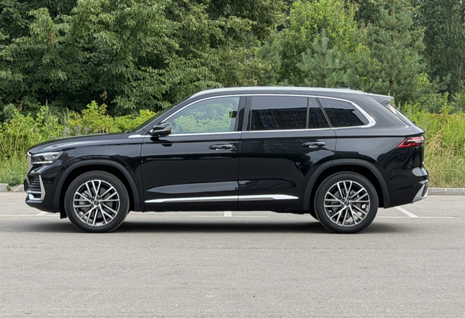 Аренда geely monjaro бизнес класса 2026 года в городе Москва Щукинская от 8560 руб./сутки, полный привод, двигатель: бензин, объем 2 литра, каско (Мультидрайв), ОСАГО (Мультидрайв), без водителя, недорого, вид 5 - RentRide