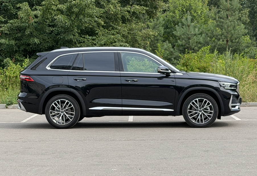Аренда geely monjaro бизнес класса 2026 года в городе Москва Щукинская от 8560 руб./сутки, полный привод, двигатель: бензин, объем 2 литра, каско (Мультидрайв), ОСАГО (Мультидрайв), без водителя, недорого, вид 4 - RentRide
