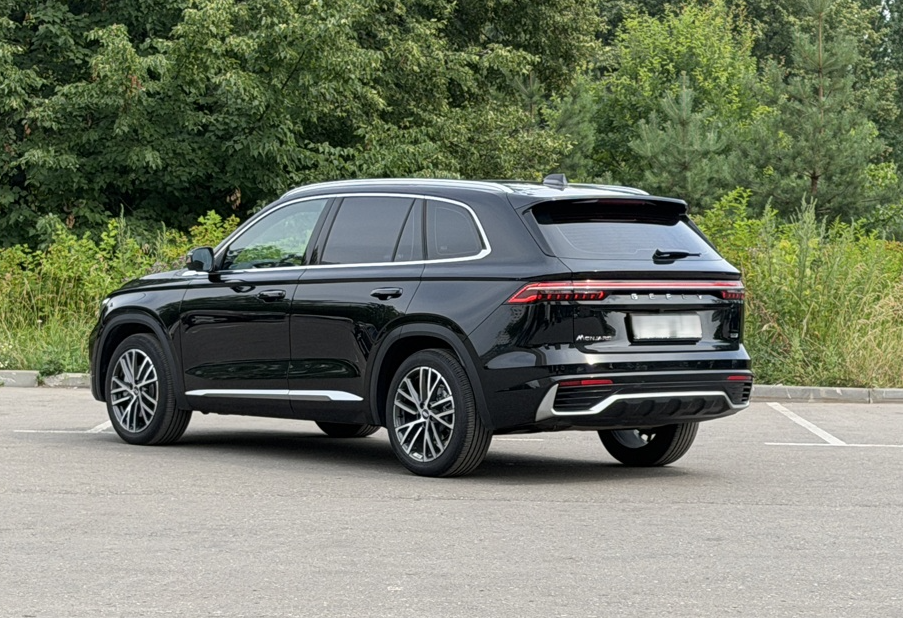 Аренда geely monjaro бизнес класса 2026 года в городе Москва Щукинская от 8560 руб./сутки, полный привод, двигатель: бензин, объем 2 литра, каско (Мультидрайв), ОСАГО (Мультидрайв), без водителя, недорого, вид 7 - RentRide